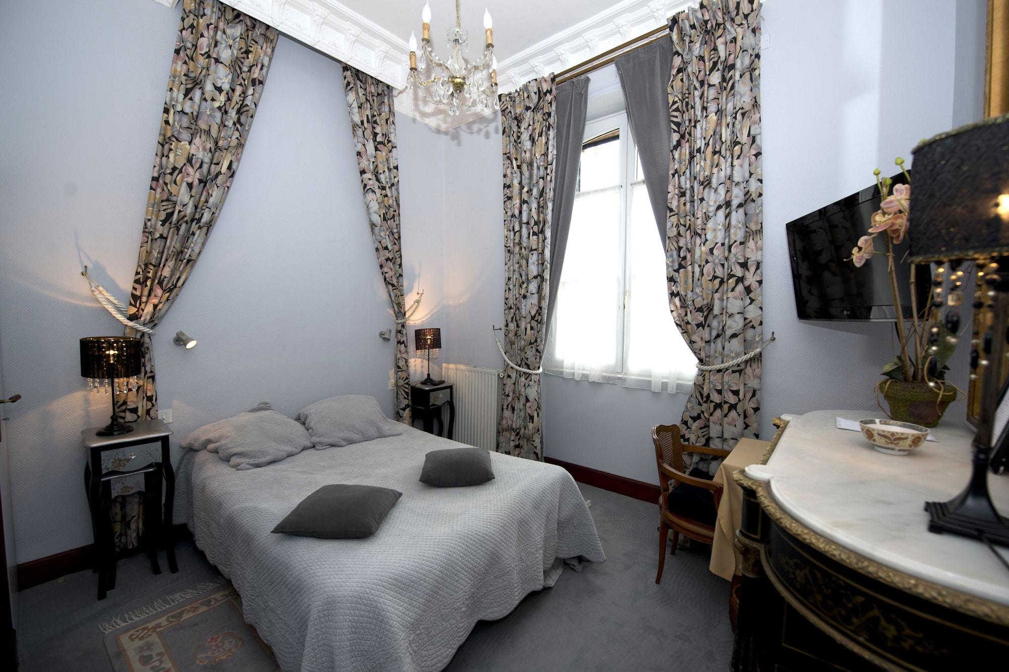 Cit'Hotel Marie Stuart Ла-Рош-сюр-Іон Екстер'єр фото