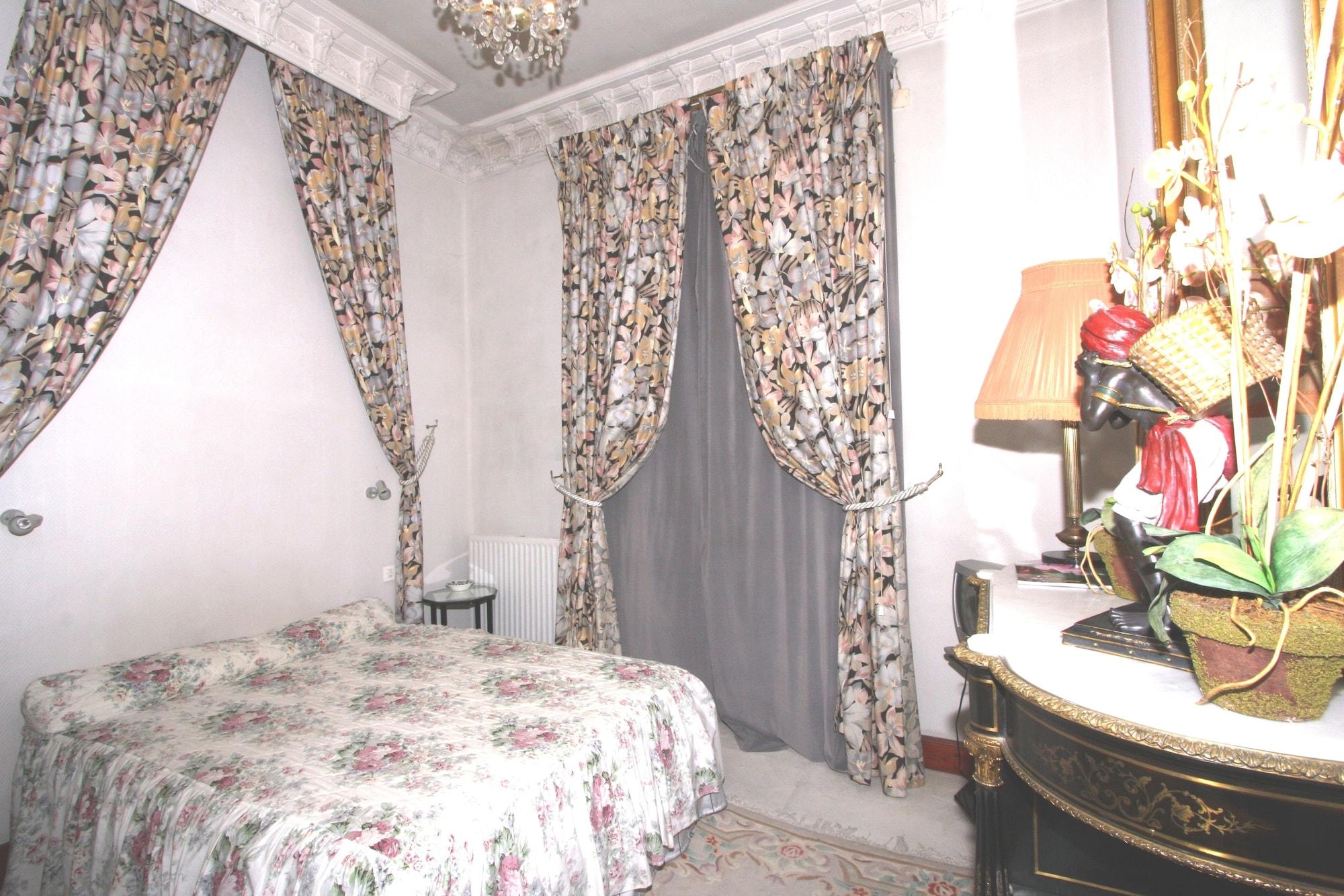 Cit'Hotel Marie Stuart Ла-Рош-сюр-Іон Екстер'єр фото