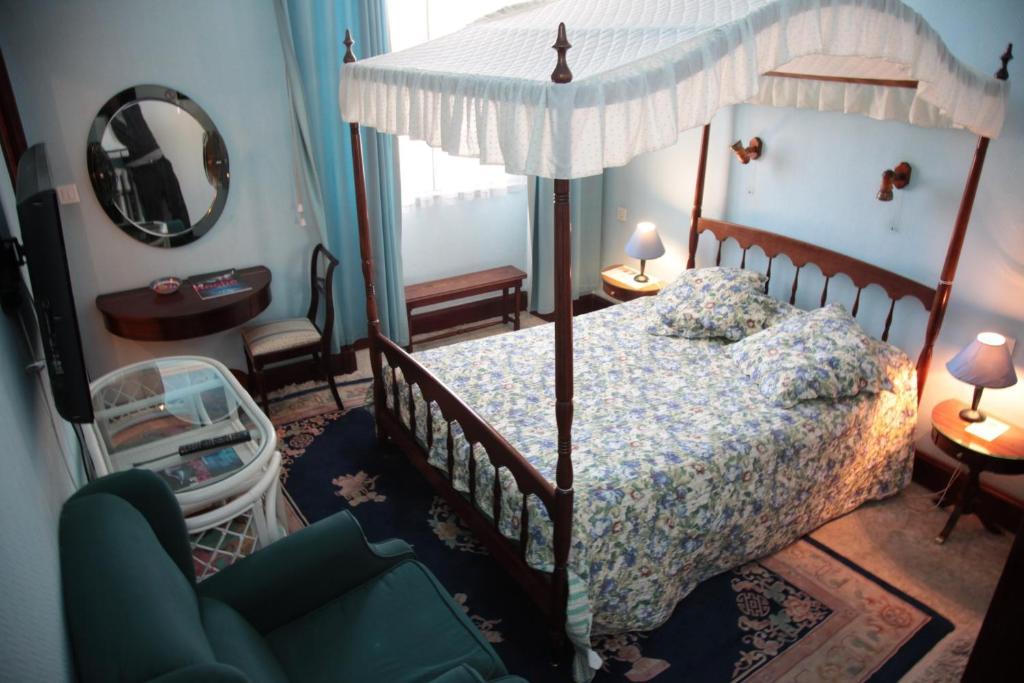 Cit'Hotel Marie Stuart Ла-Рош-сюр-Іон Екстер'єр фото